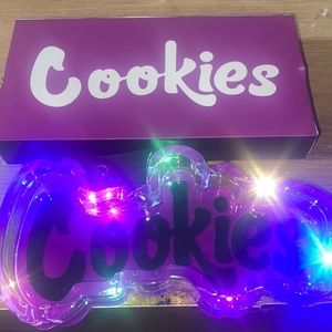 Cookies smoking astray